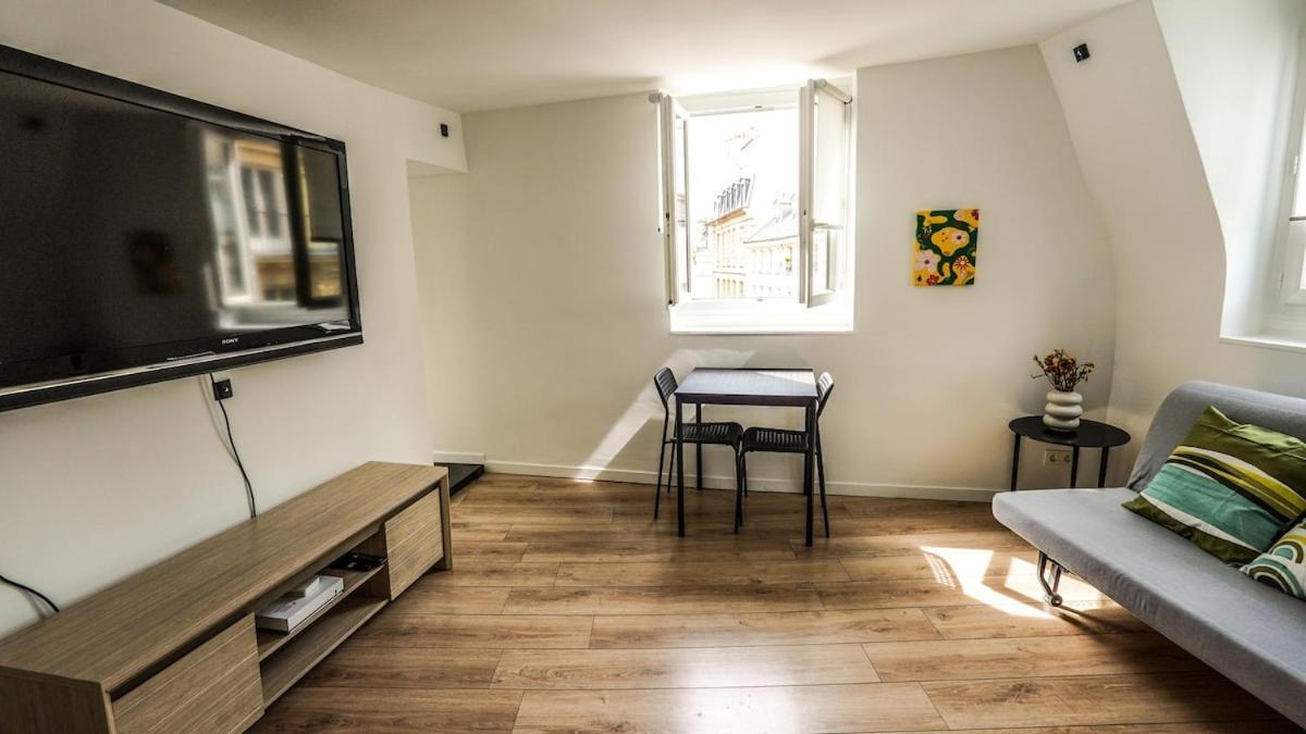09 Grand Sunny Flat Notre Dame Apartamento París